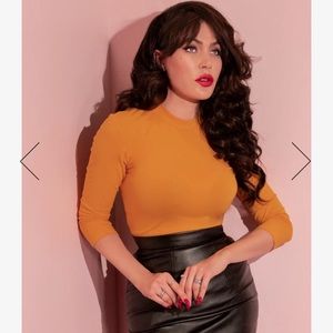 Vixen by Micheline Pitt 3/4 sleeve girl gang top in mustard size large NWOT